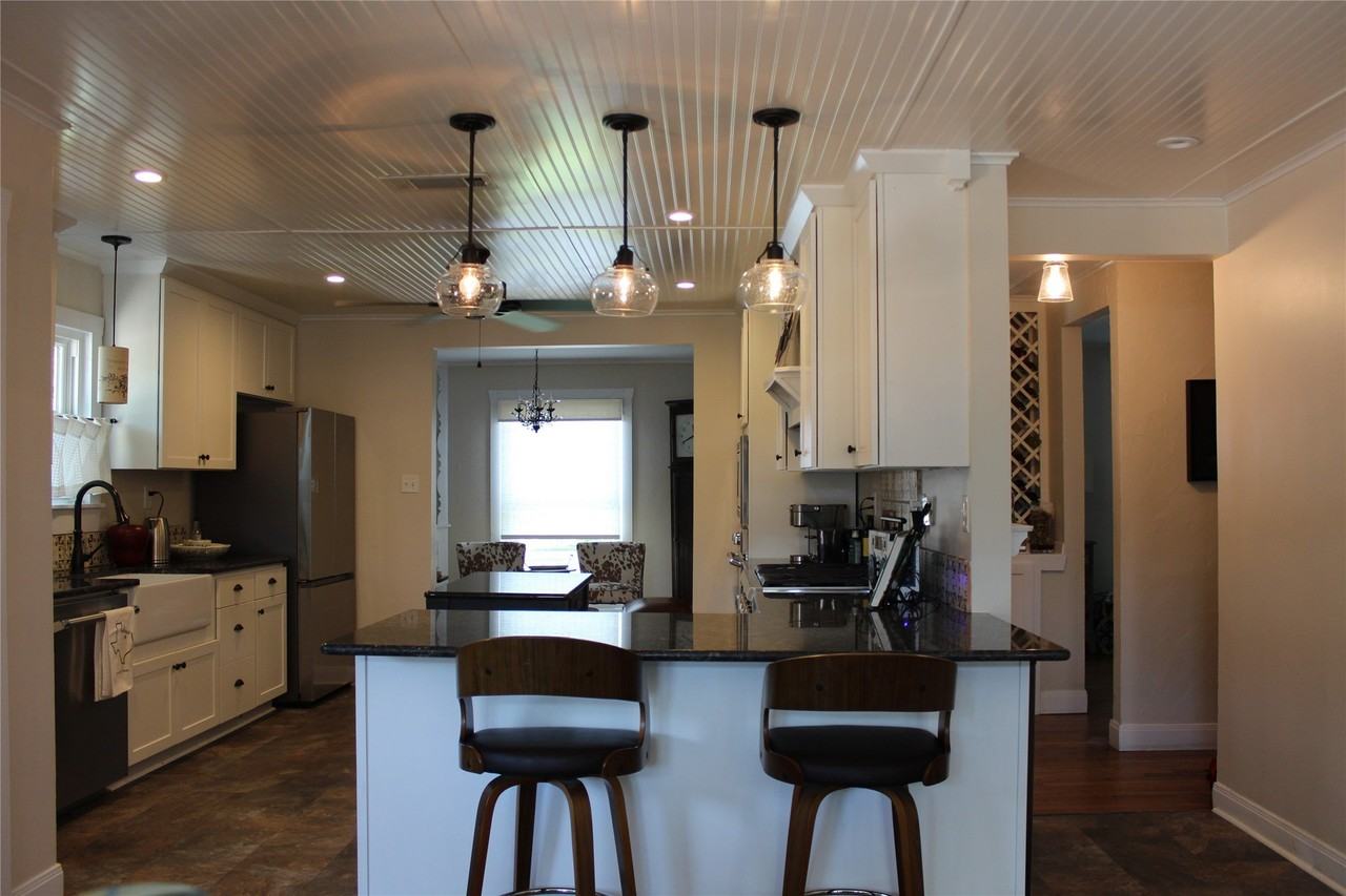 420 E Franklin St - Photo 5 of 18