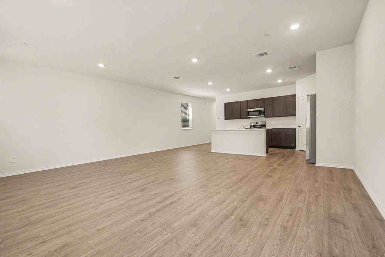 125 Arbor Dr - Photo 7 of 30