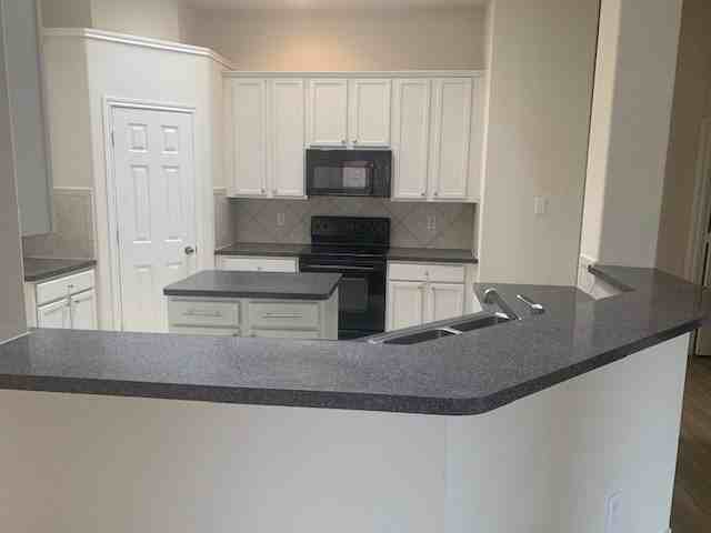 716 Mistymoor Ln - Photo 4 of 36