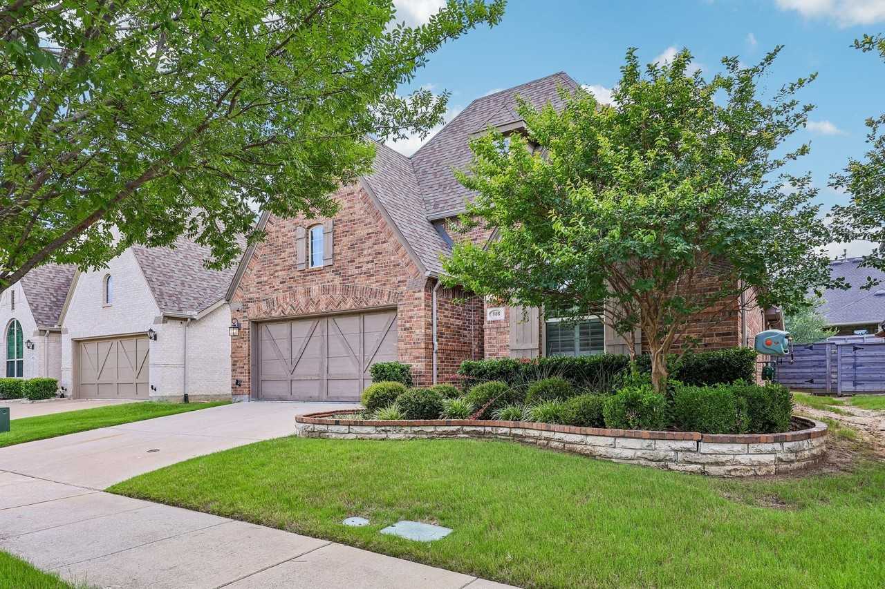 808 Parkland Dr - Photo 3 of 36