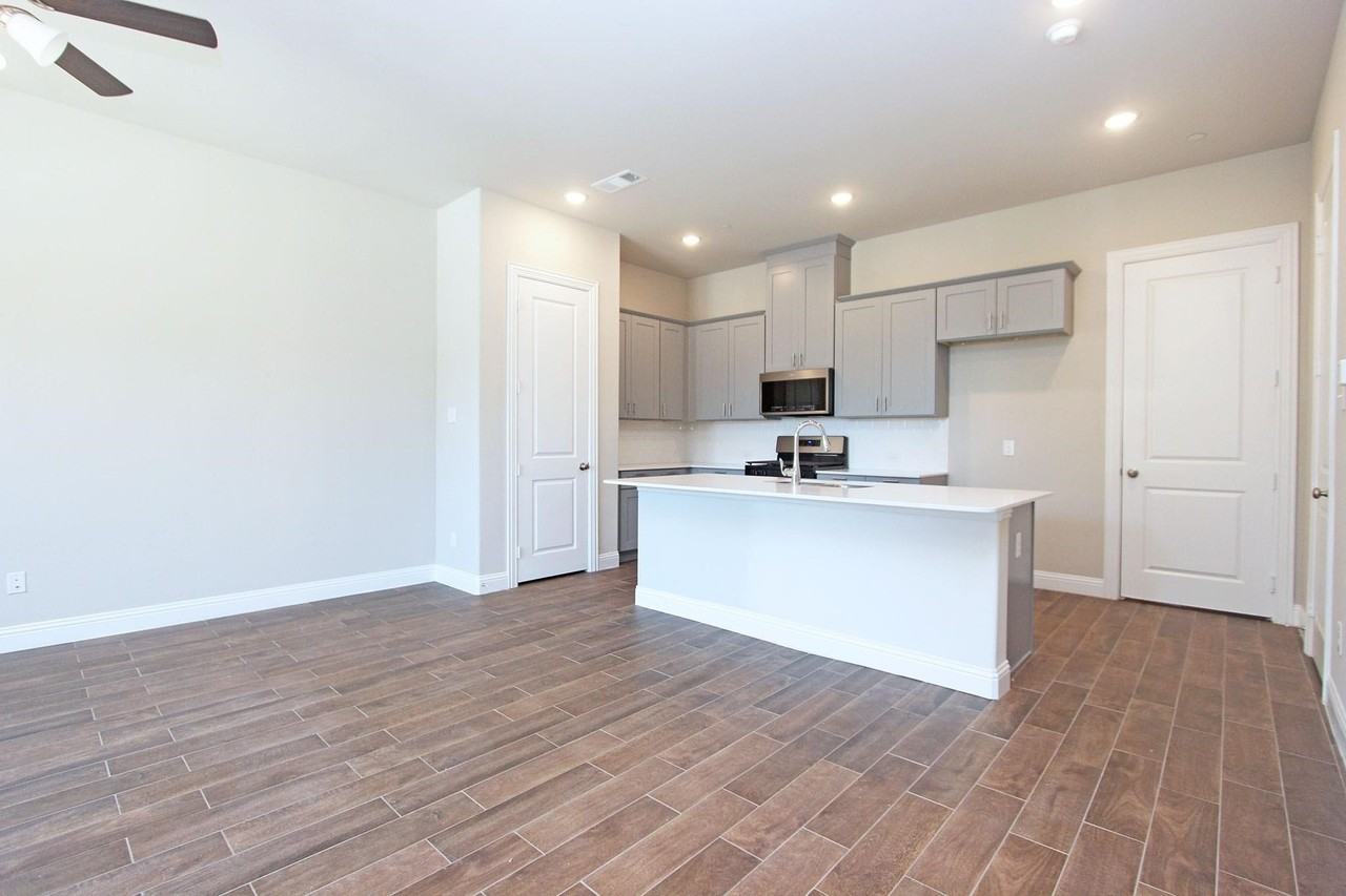 4255 Shavano Dr - Photo 4 of 25