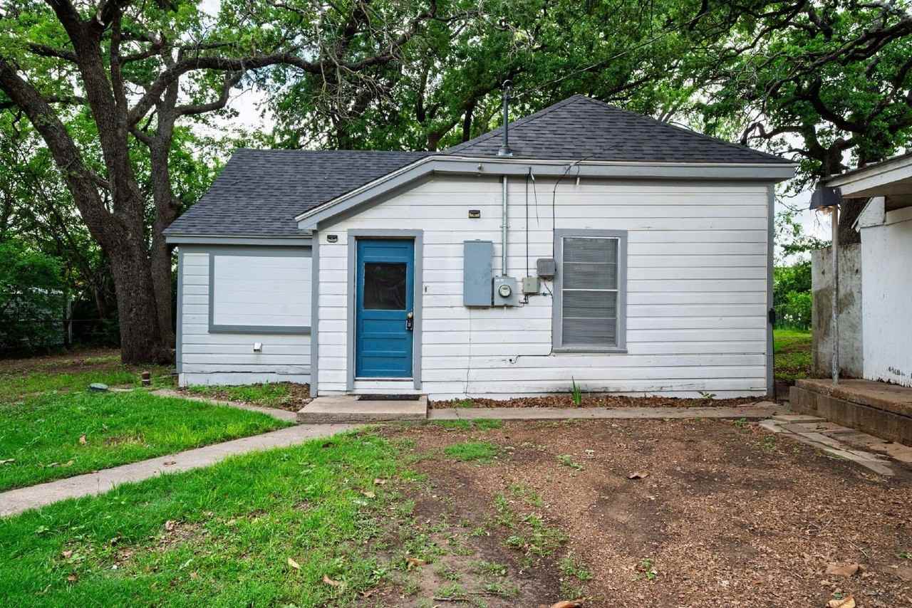107 Windsor Ct - Photo 2 of 27