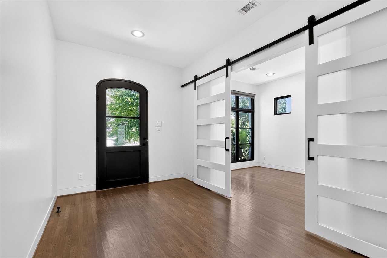 3479 Mcfarlin Blvd - Photo 3 of 30