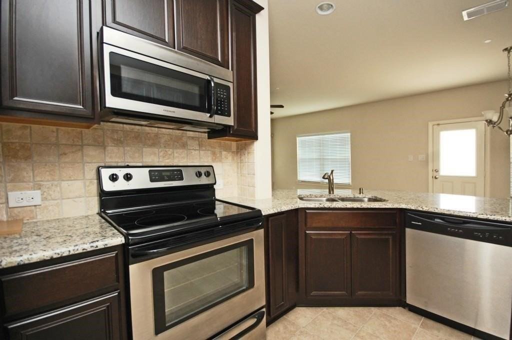 6604 Rutherford Rd - Photo 4 of 12