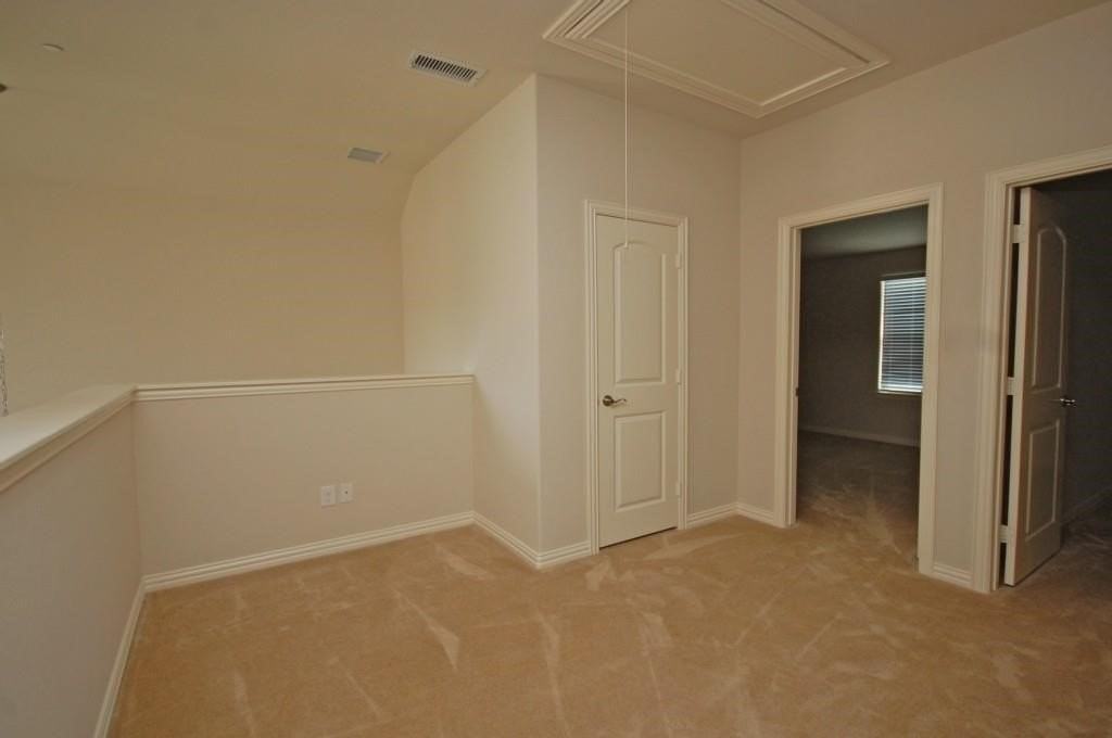 6604 Rutherford Rd - Photo 5 of 12