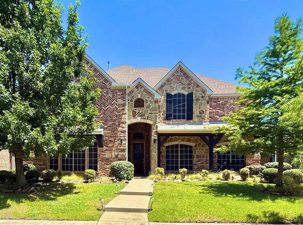 7430 Hidden Cove Ln - Photo 2 of 40