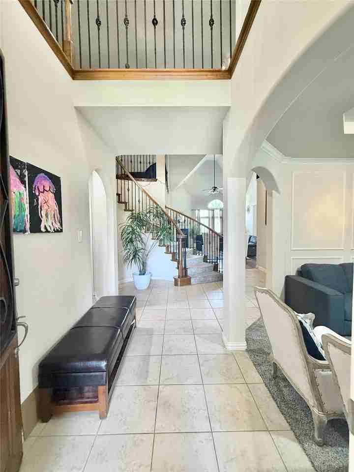 7430 Hidden Cove Ln - Photo 4 of 40