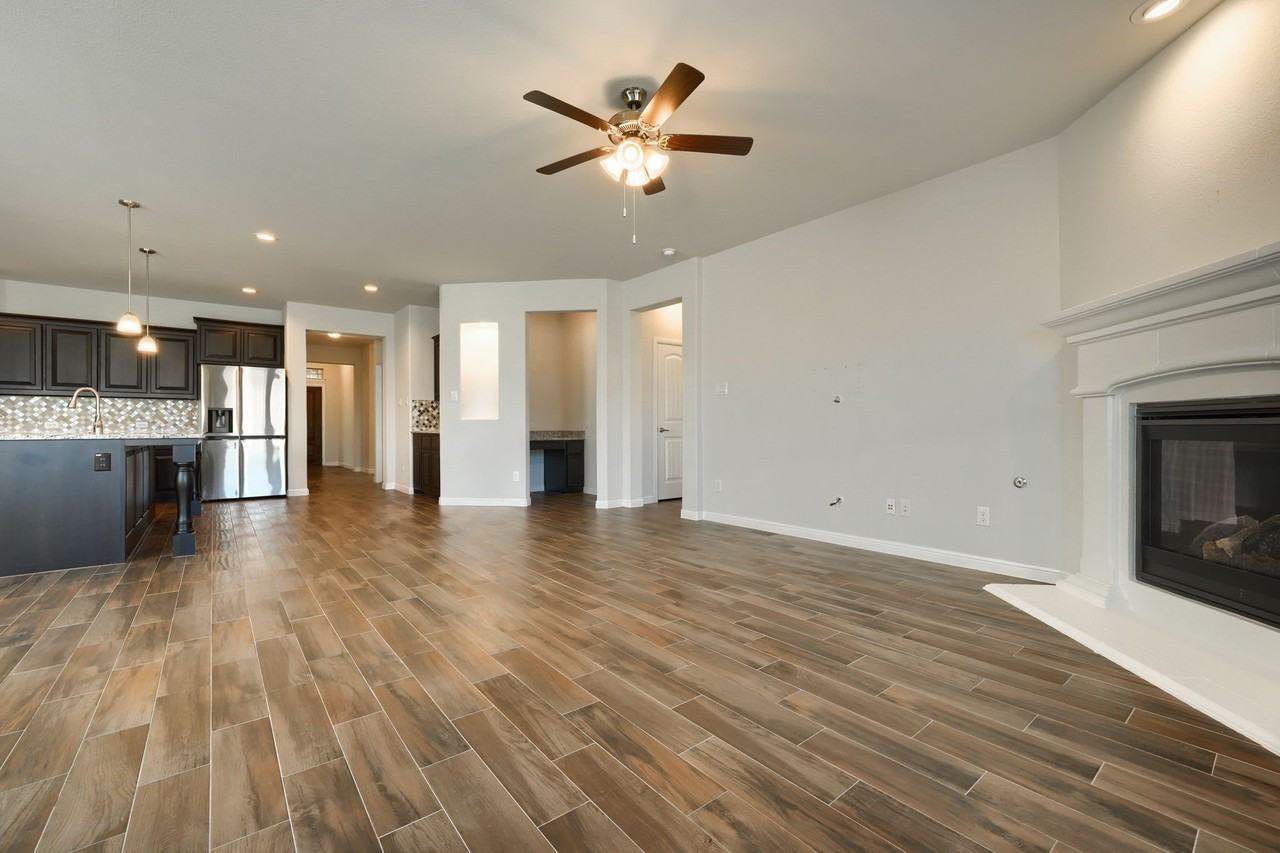 936 Meadows Dr - Photo 7 of 25