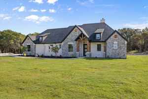 featured image of 2057 Glenhollow Dr