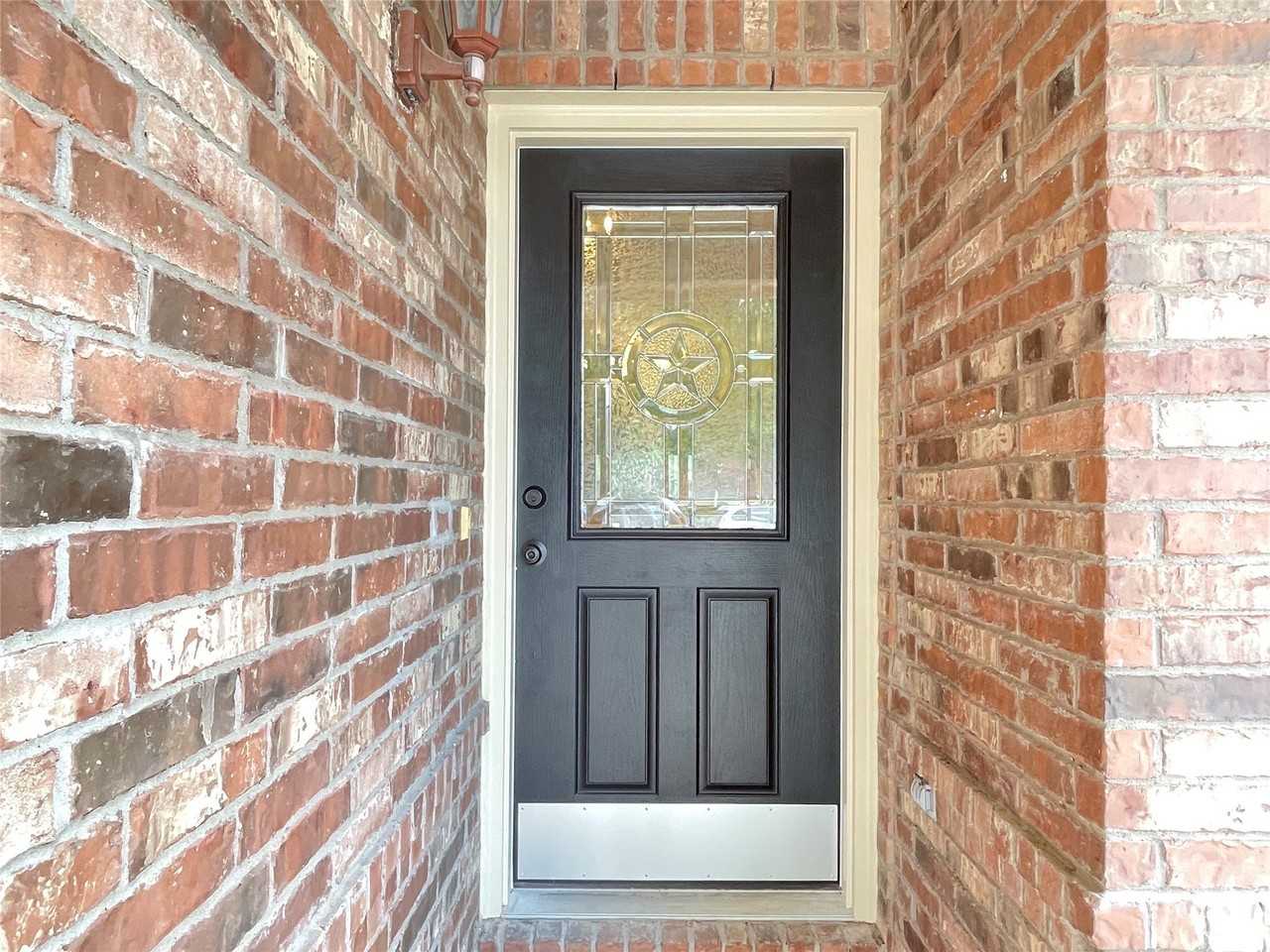 5921 Snow Creek Dr - Photo 2 of 19