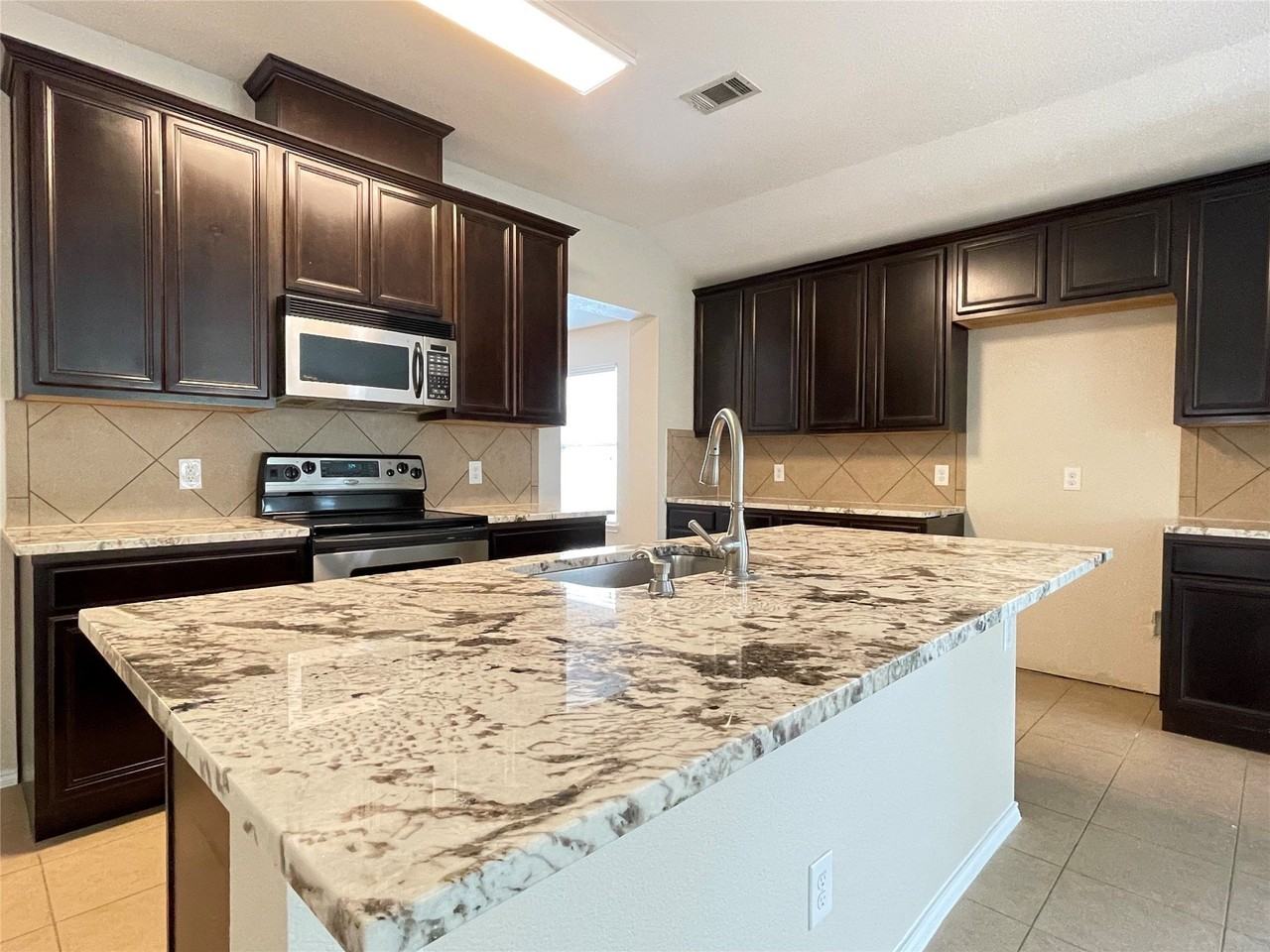 5921 Snow Creek Dr - Photo 3 of 19