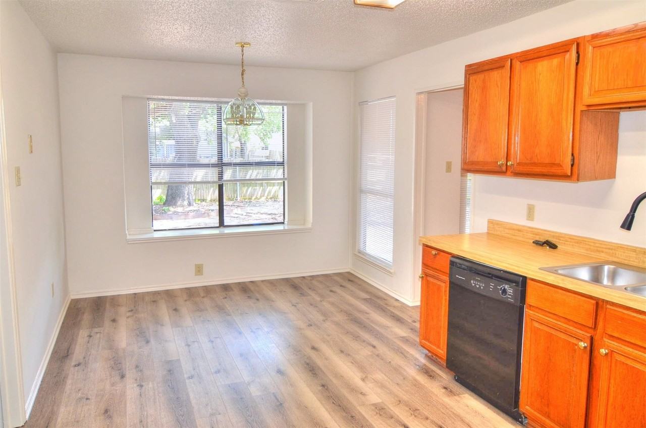 8901 Greentree Dr - Photo 3 of 11