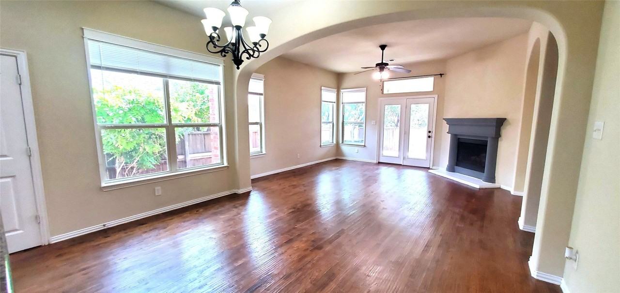 2614 Independence Dr - Photo 2 of 14