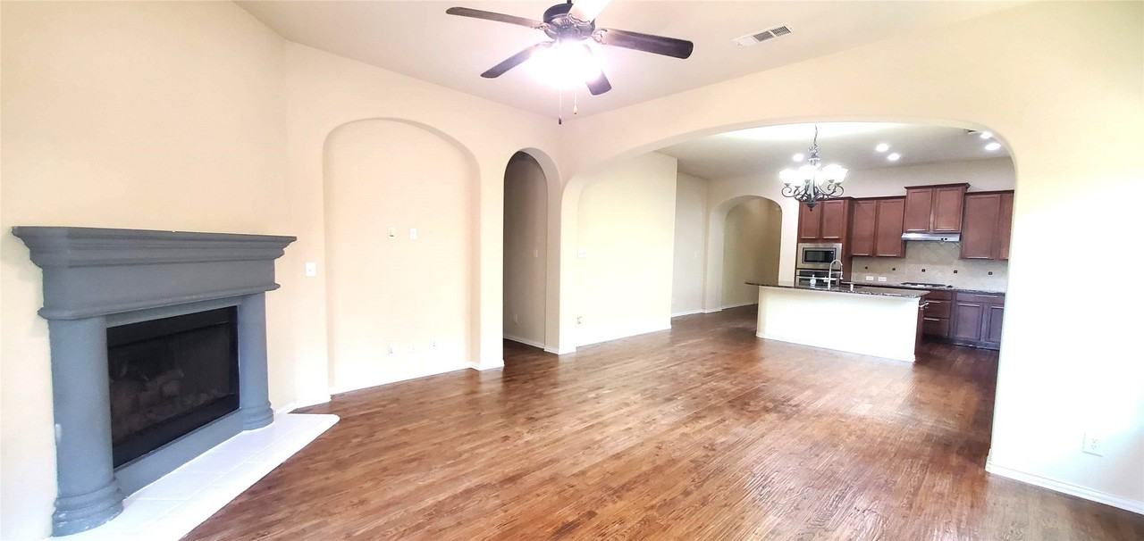 2614 Independence Dr - Photo 3 of 14