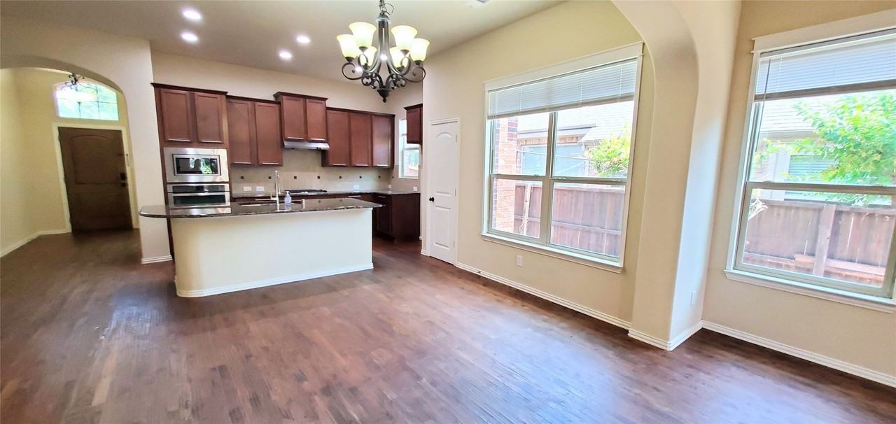 2614 Independence Dr - Photo 4 of 14