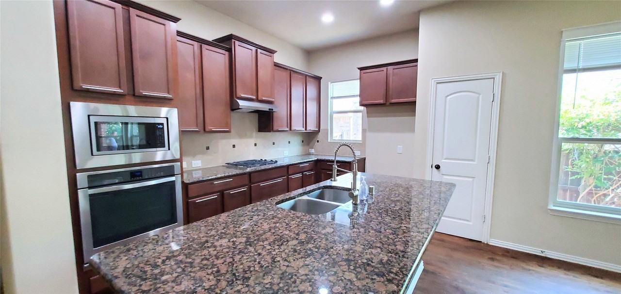 2614 Independence Dr - Photo 5 of 14