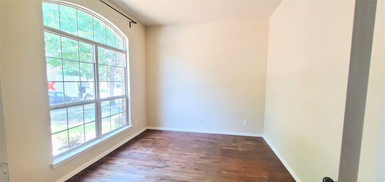 2614 Independence Dr - Photo 6 of 14