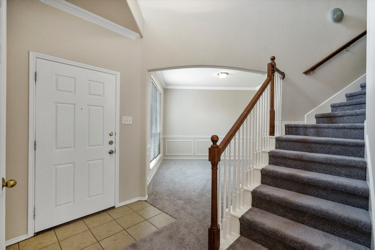 4402 Emerald Leaf Dr - Photo 3 of 27