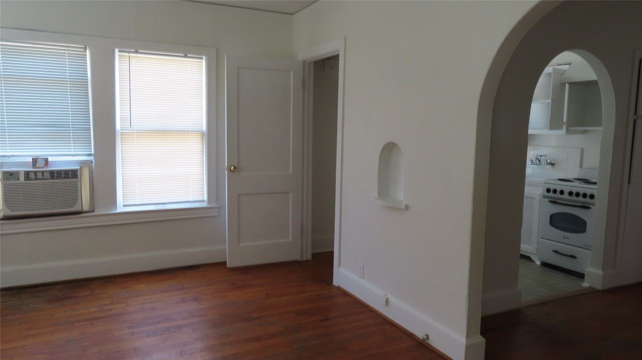 5906 Oram St #6 - Photo 2 of 8