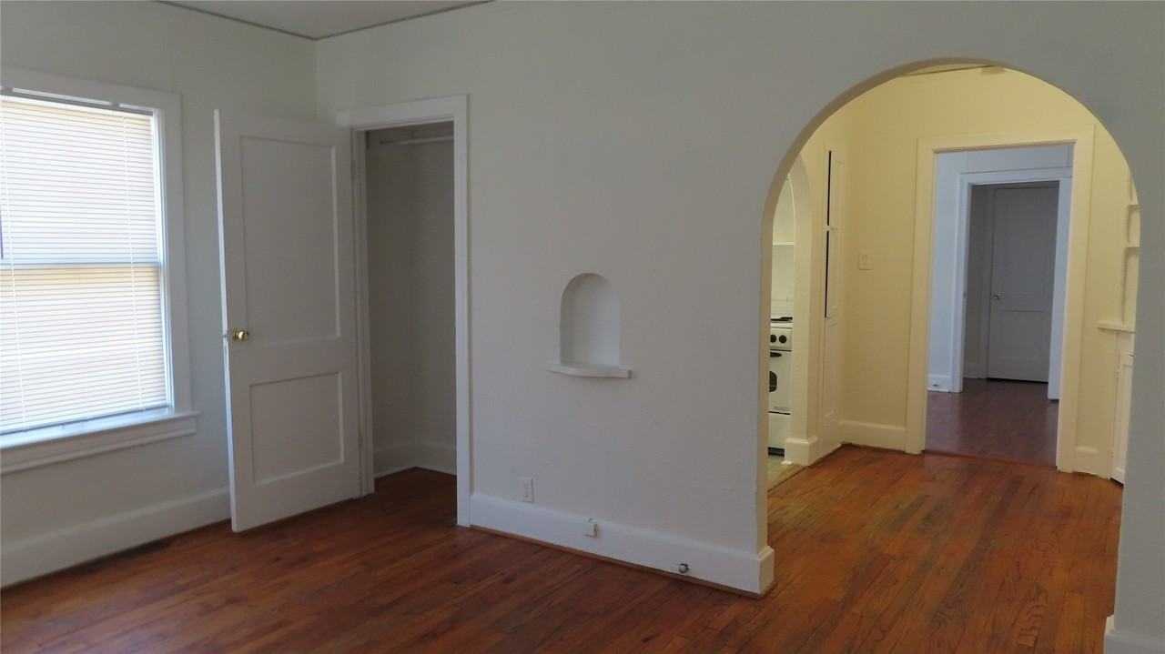 5906 Oram St #6 - Photo 4 of 8