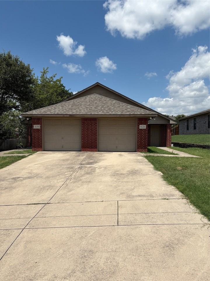 8128 Doreen Ave - Photo 2 of 20