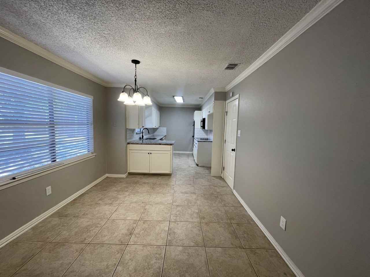 3502 Leighton Dr - Photo 3 of 12