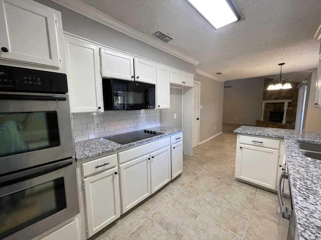 3502 Leighton Dr - Photo 4 of 12