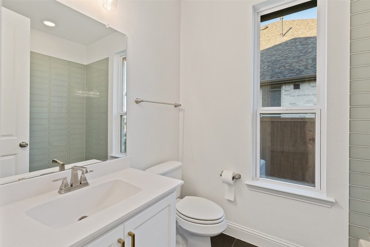 2380 Rainforest Dr - Photo 6 of 40