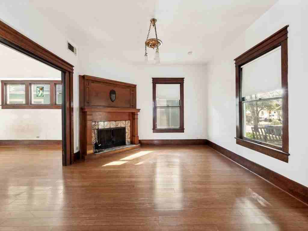 5623 Victor St - Photo 3 of 20