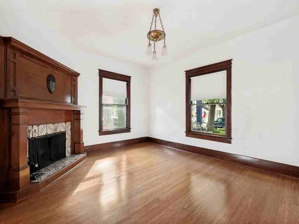 5623 Victor St - Photo 4 of 20