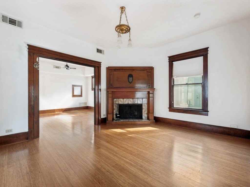 5623 Victor St - Photo 5 of 20