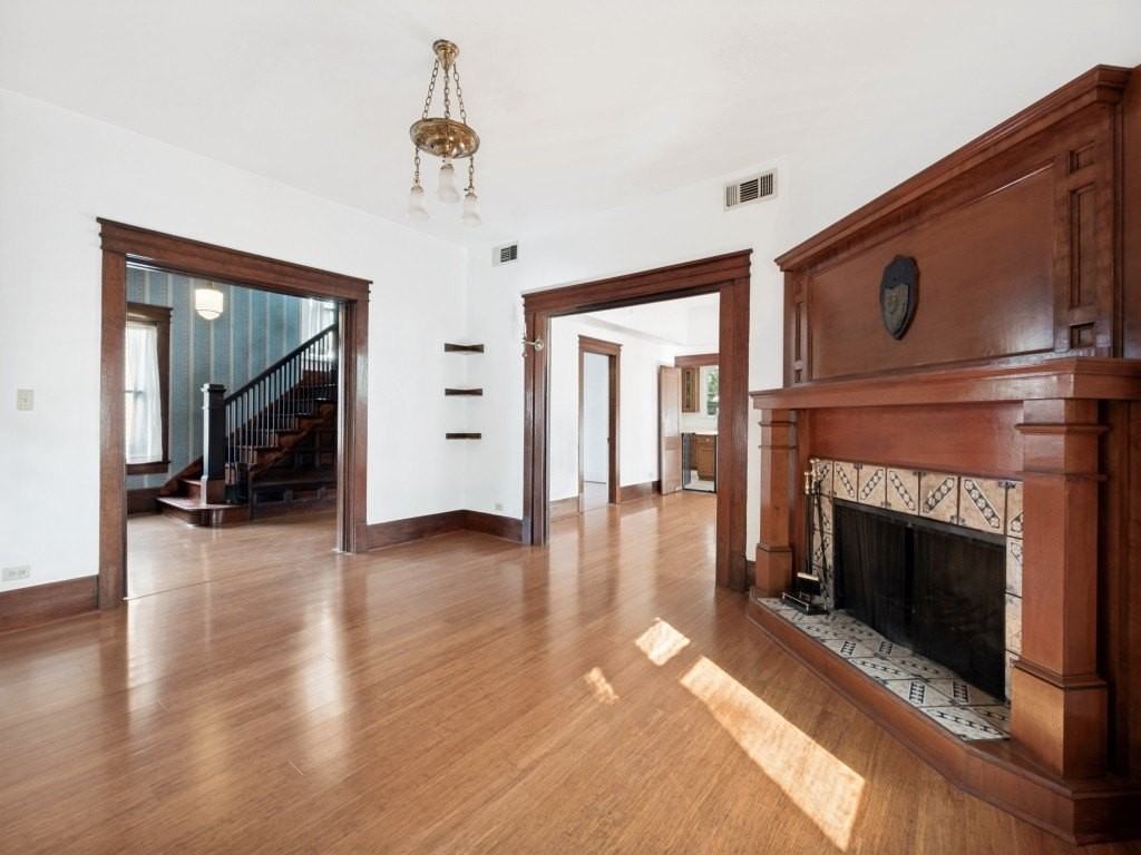 5623 Victor St - Photo 6 of 20