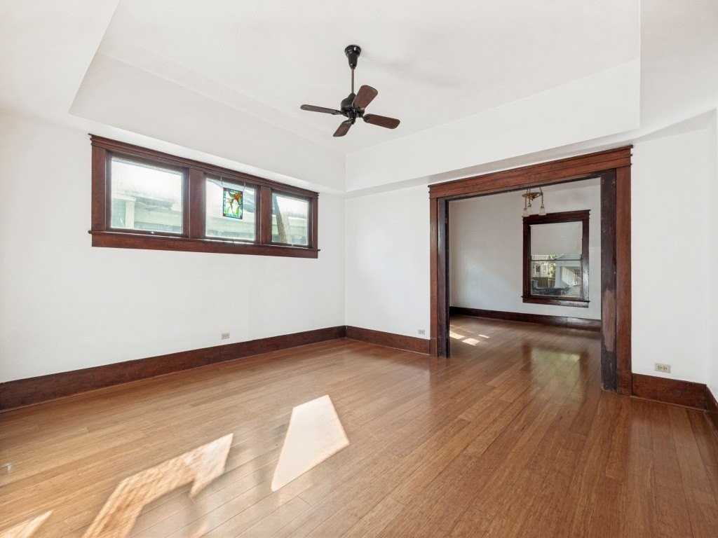 5623 Victor St - Photo 7 of 20