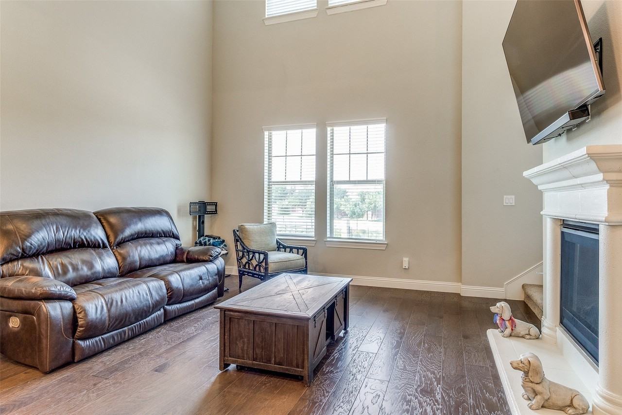8179 Snowmass Dr - Photo 3 of 12