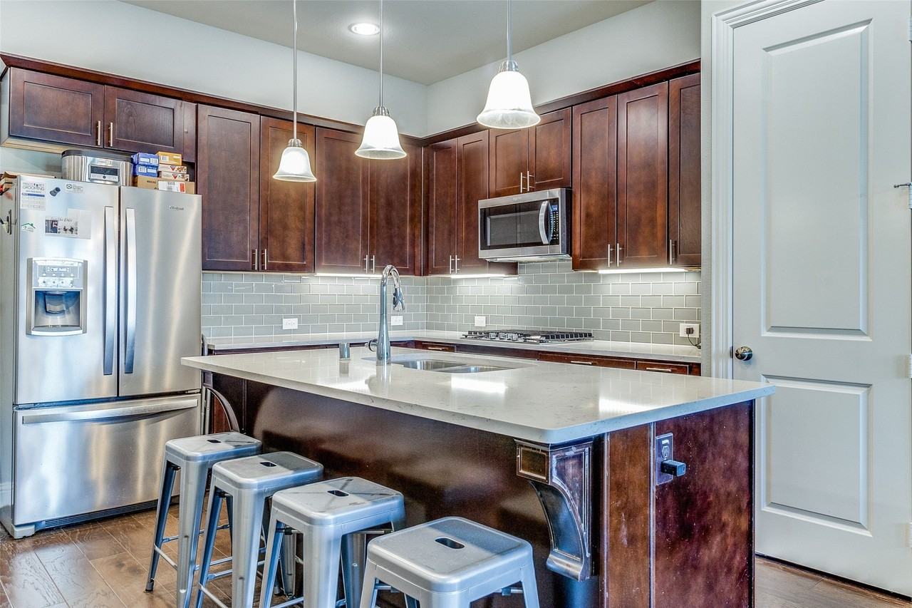 8179 Snowmass Dr - Photo 2 of 12