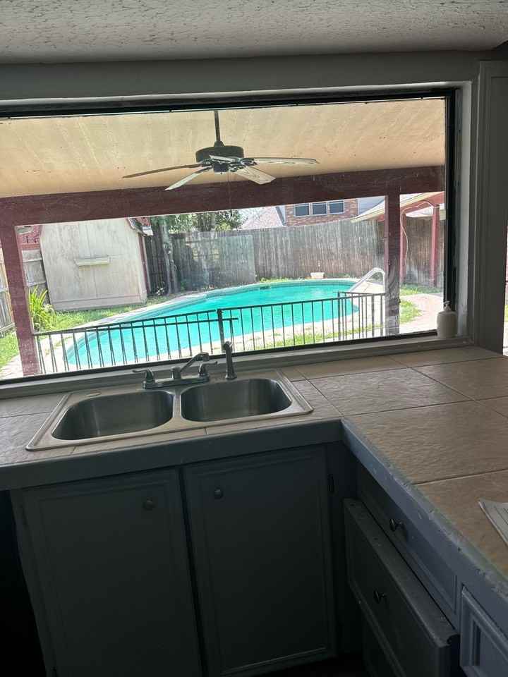 1518 Camelia Dr - Photo 2 of 2