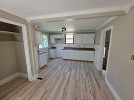 featured image of 2450 La Salle Ave #1
