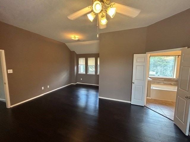 7215 Park Hill Trl - Photo 4 of 19