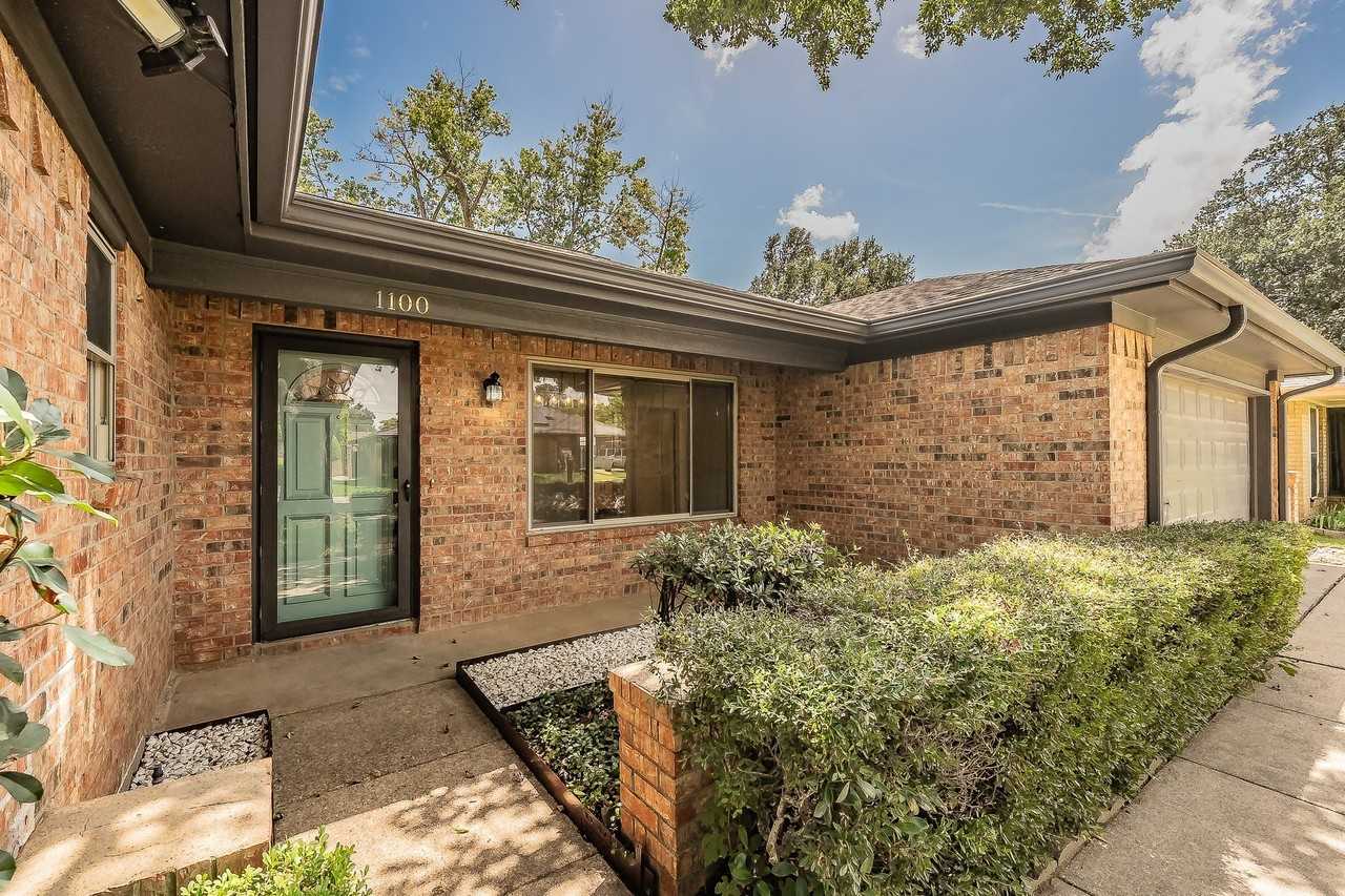 1100 Purdue Dr - Photo 4 of 40