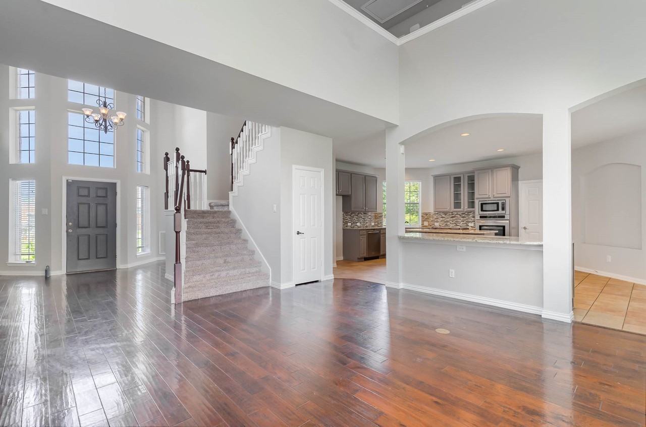 2940 Hagen Dr - Photo 4 of 25