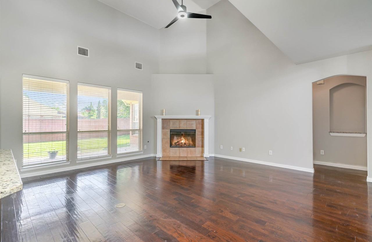 2940 Hagen Dr - Photo 5 of 25