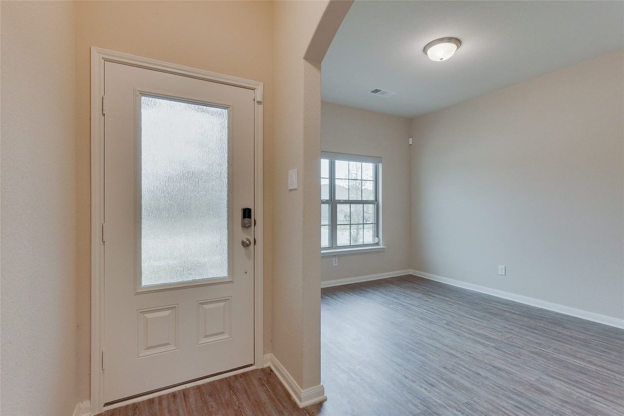 1517 Hill Top Ct - Photo 6 of 31