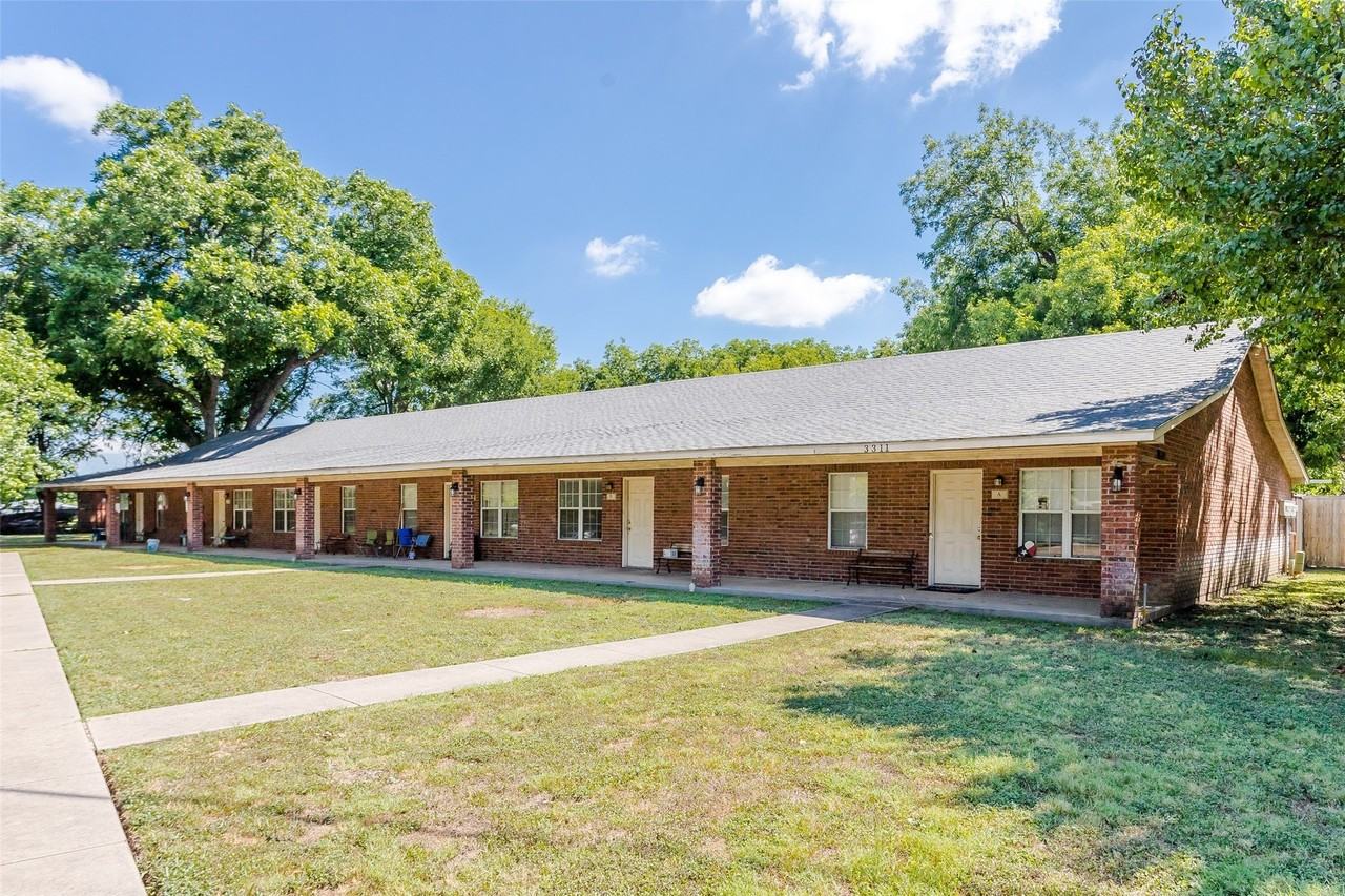 3311 W Fm 813 #B - Photo 2 of 25