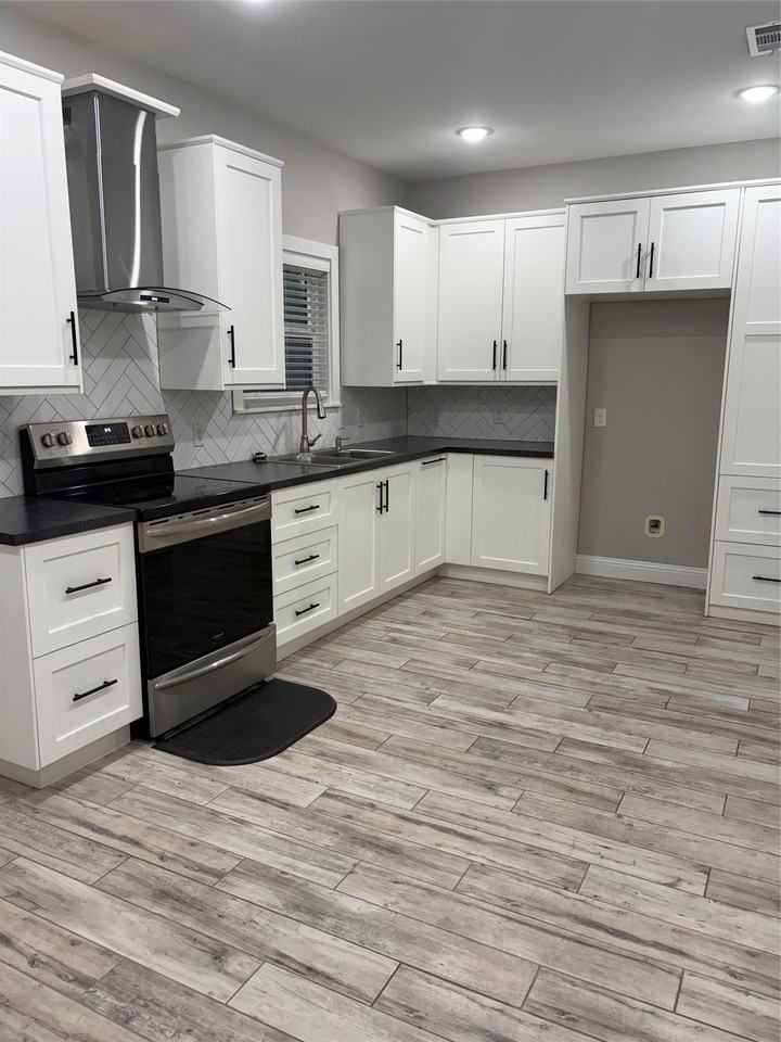 1131 W Sterrett Rd - Photo 3 of 13
