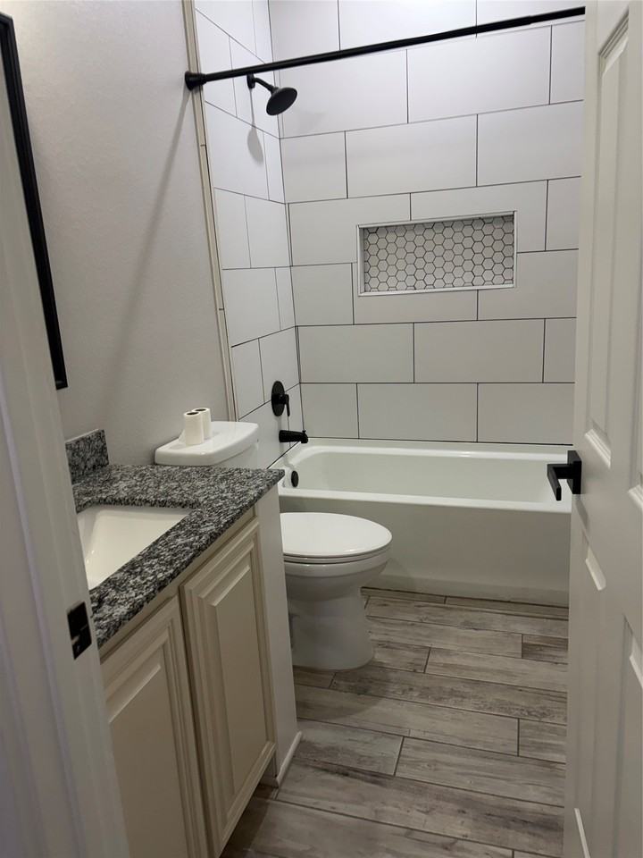 1131 W Sterrett Rd - Photo 5 of 13