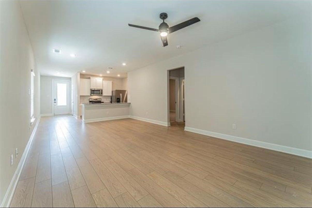1204 Witherspoon Ln - Photo 4 of 25
