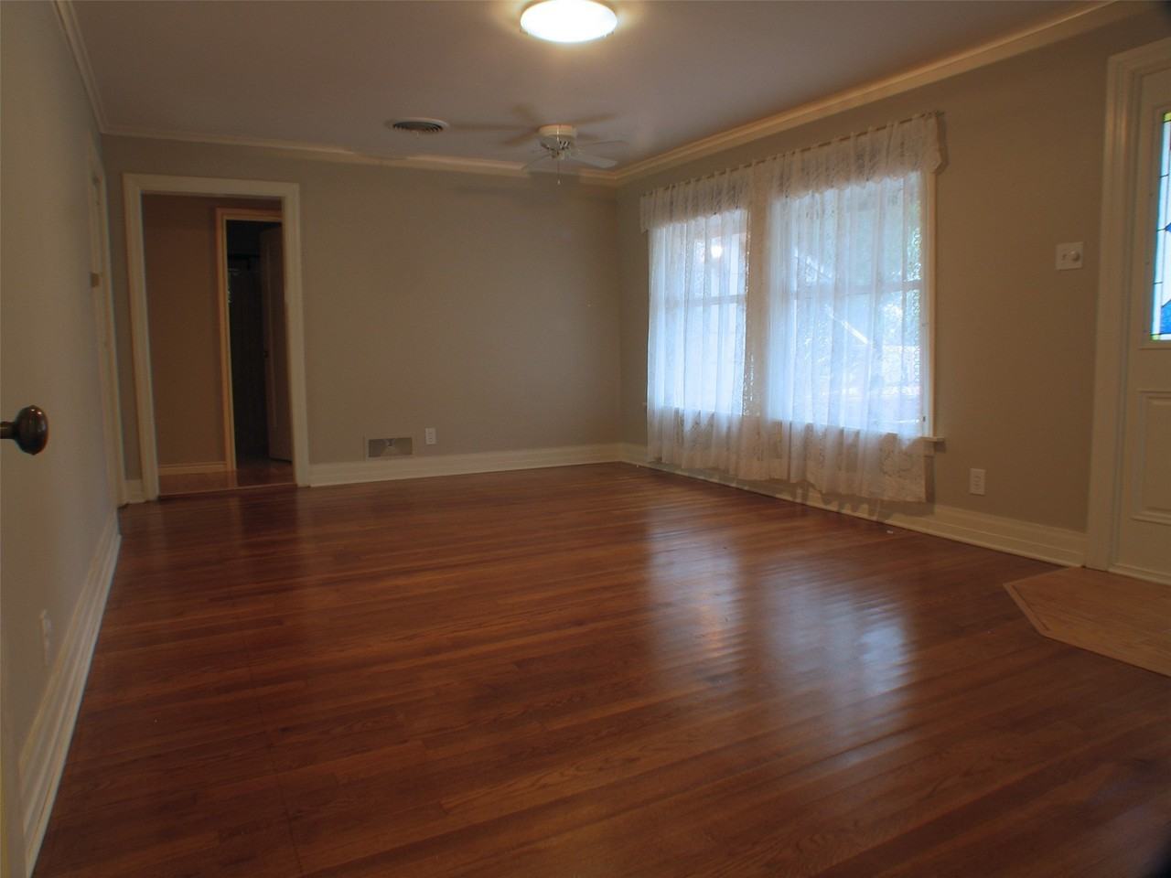 409 Jagoe St - Photo 4 of 8