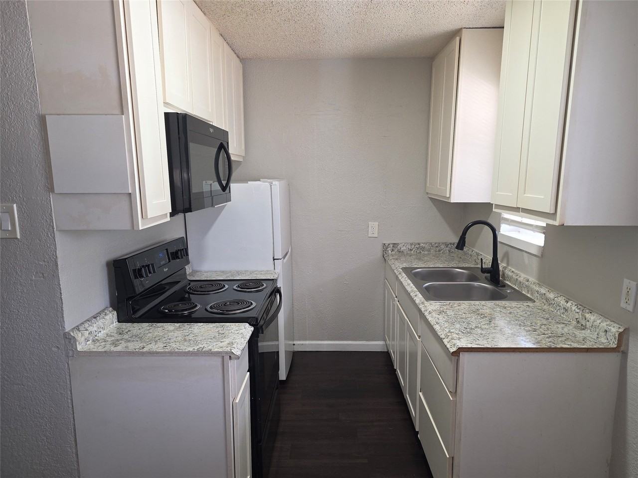 3910 Polly St #203 - Photo 2 of 8