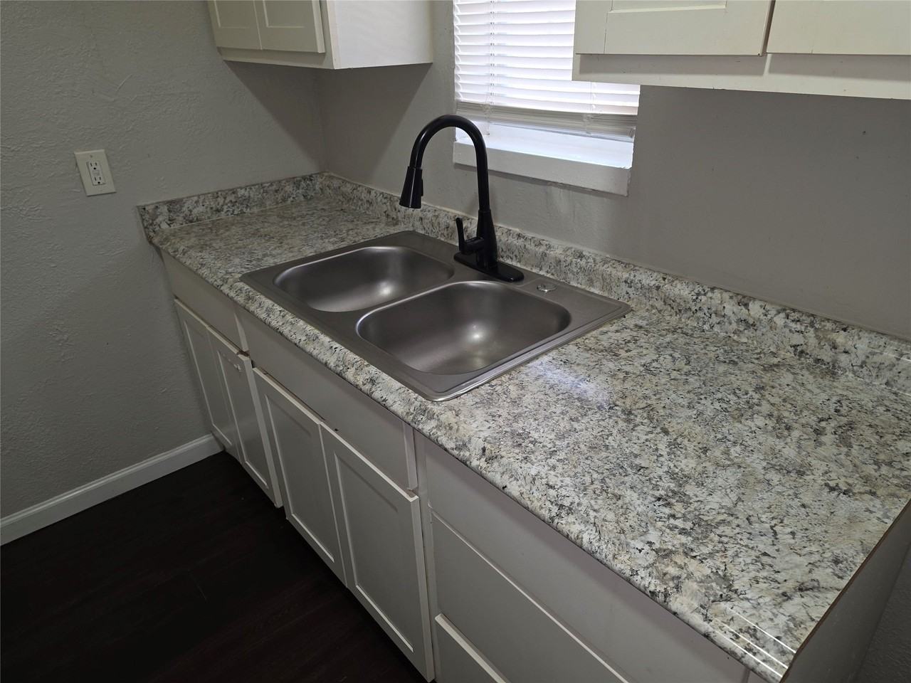 3910 Polly St #203 - Photo 3 of 8