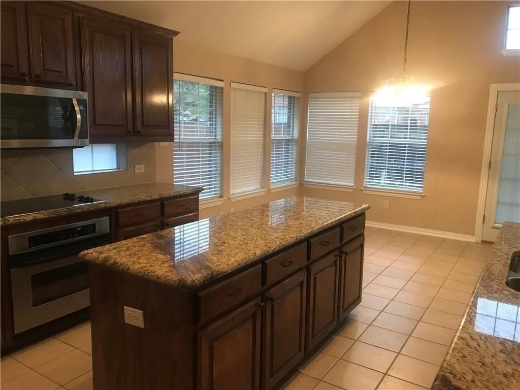 4205 Calloway Dr - Photo 3 of 17